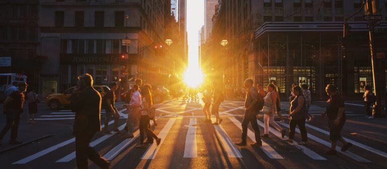 rb new york pedestrians 1600x700 1